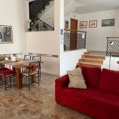 Villa Alma Fiumicino Buitenkant foto