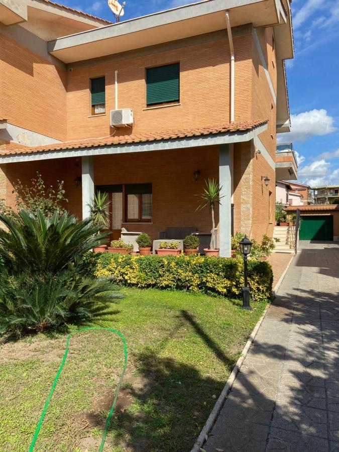 Villa Alma Fiumicino Buitenkant foto